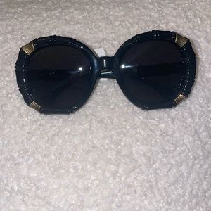 Gucci Round Bamboo Effect Sunglasses Black. Comes WITHOUT case or dust bag.